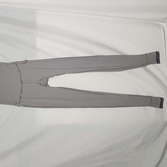 Lululemon Hug Your Core Super SHR Tight 28" Size 0 Reversible Chrome/purple - Picture 8 of 10